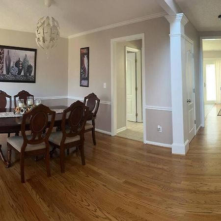 Fuquay-Varina A Spacious And Warm House מראה חיצוני תמונה